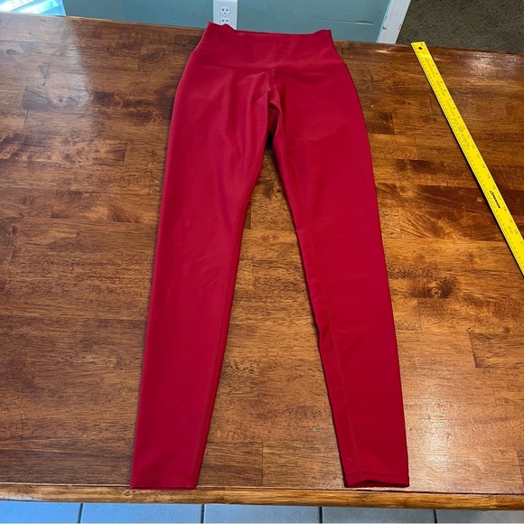 ALO Yoga airlift Vibrant Red Leggings size medium. More of a maroon Alabama red - Picture 1 of 8